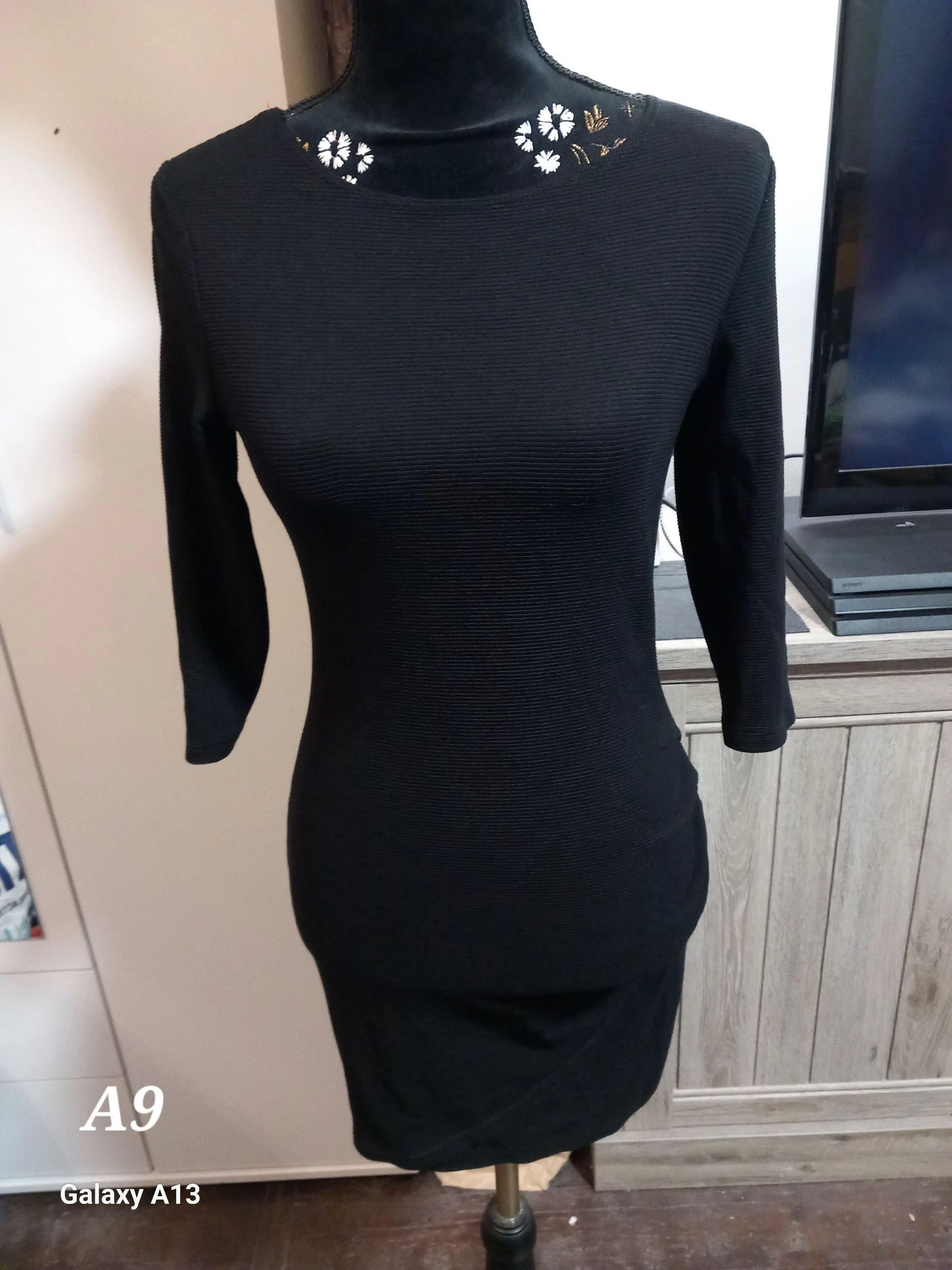 Magnifique Robe Noire Côtelée Mango – Taille S (Parfait État)
